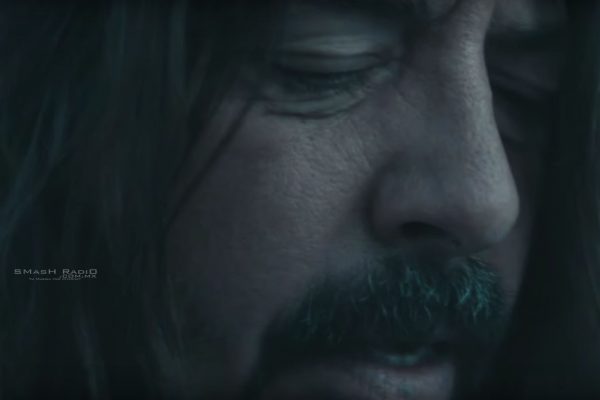 Foo_Fighters-Waiting_On_A_War_Video_1