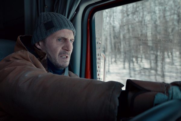 Riesgo Bajo Cero-THE ICE ROAD-trailer-1