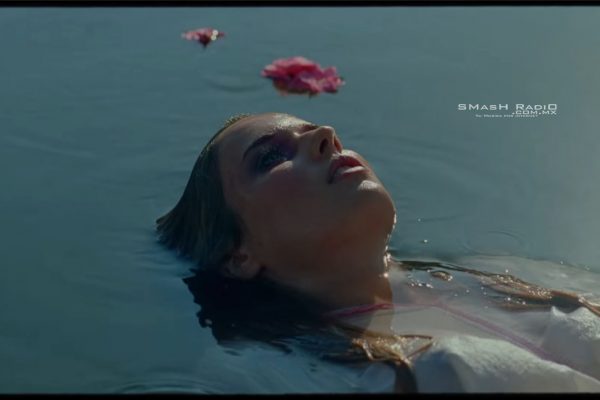 Zoe-Karmadame_Video_pic_1